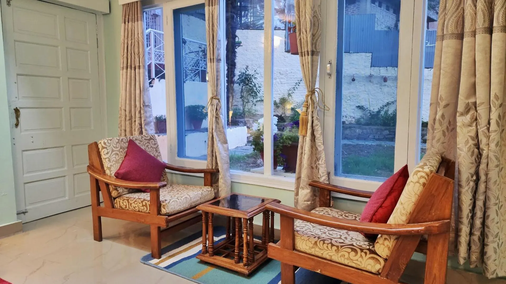 Aaram Baagh Simla Apartment India