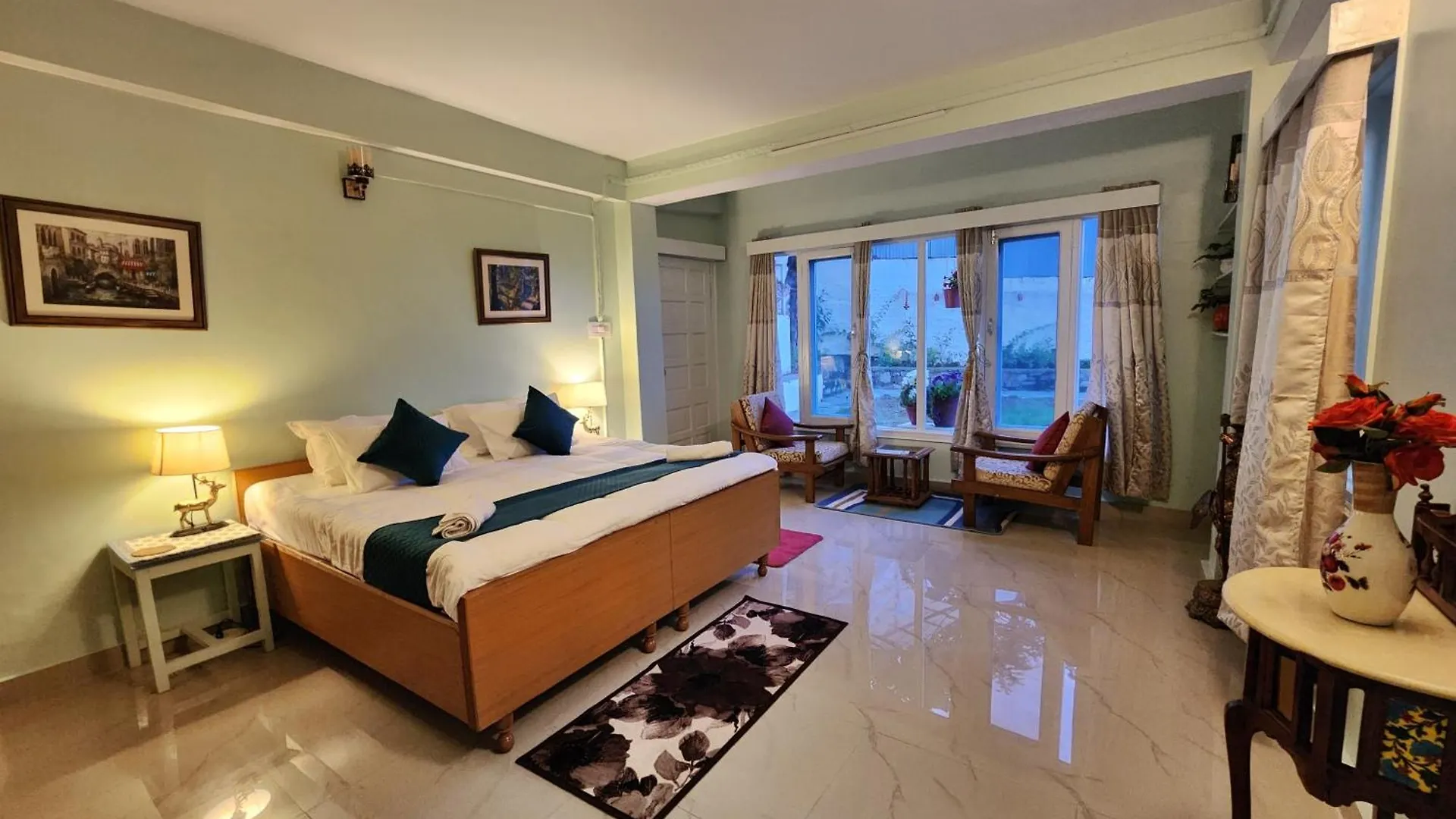 Aaram Baagh Simla Apartment